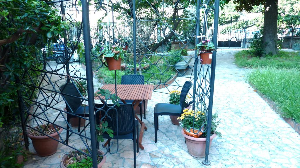 Apartament Un Giardino A Due Passi Dal Mare La Spezia Pokój zdjęcie